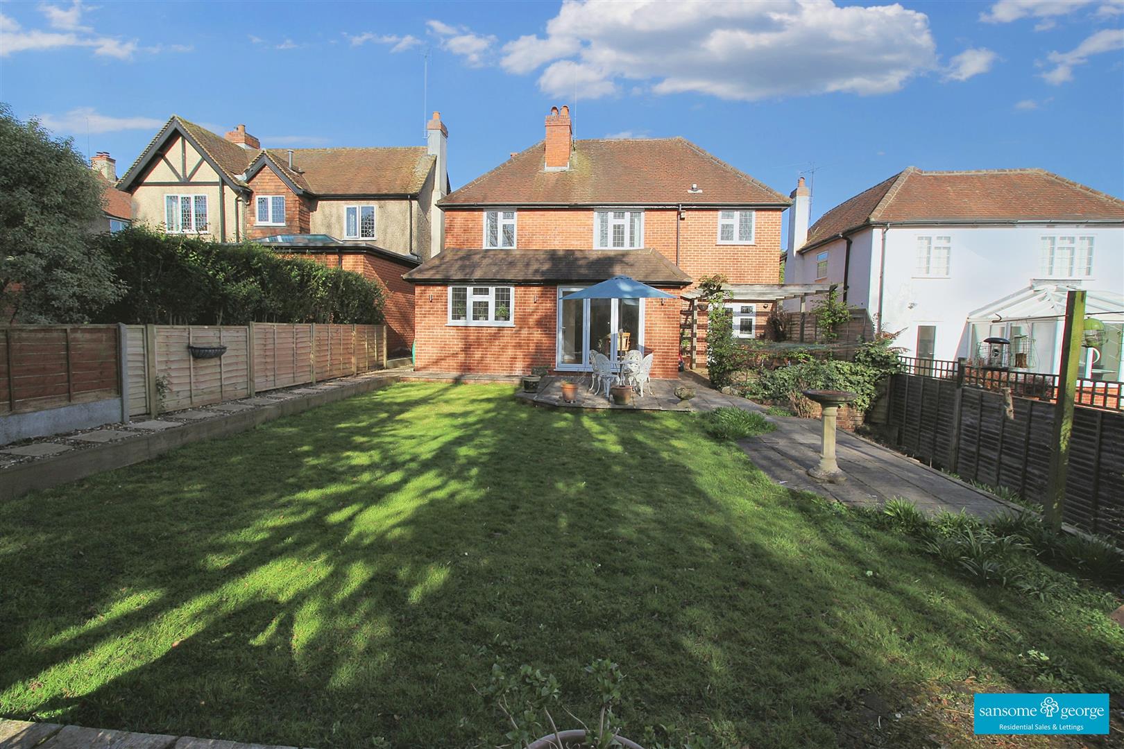 4 bed property in Weald Rise, Reading